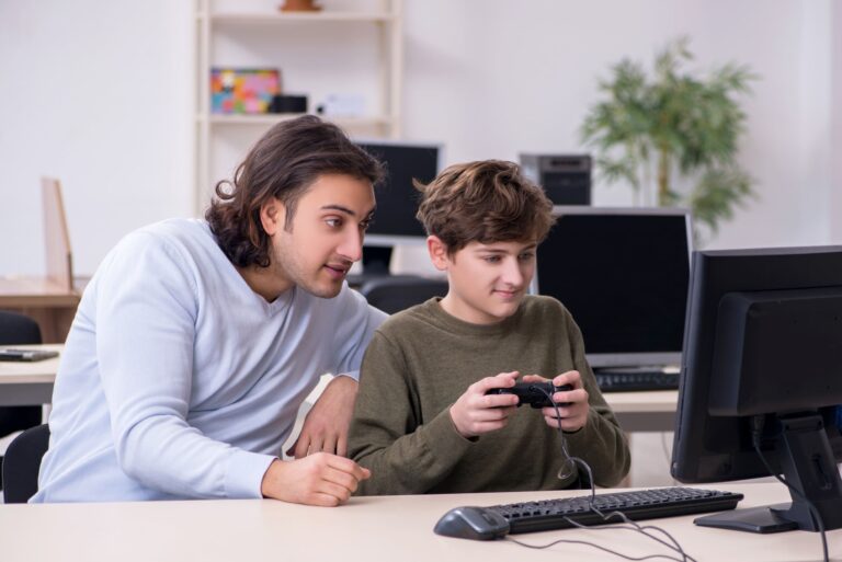 Representación visual de un padre supervisando el uso de Twitch de su hijo adolescente.
