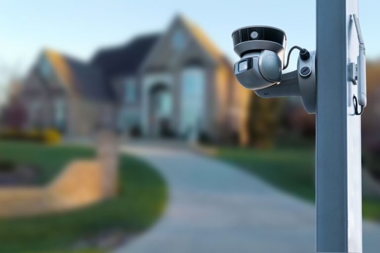 Cámaras de seguridad y asistentes virtuales en un hogar inteligente, Protección de dispositivos en el hogar conectado