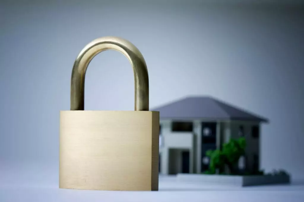 Hogar inteligente protegido de amenazas cibernéticas, Dispositivos seguros en el hogar inteligente