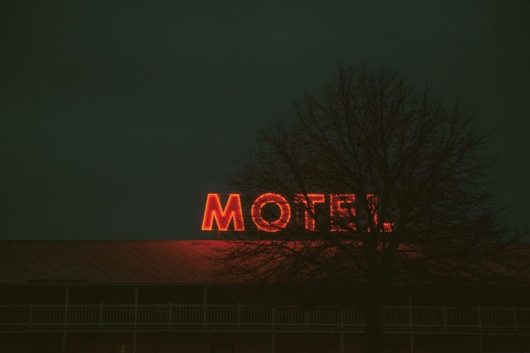 Estrategia de marketing digital para moteles con enfoque en redes sociales